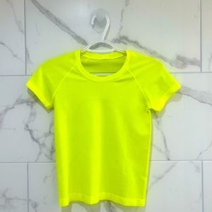 Lululemon Highlight Yellow Swiftly Tech Short-Sleeve Shirt 2.0 in Race Length